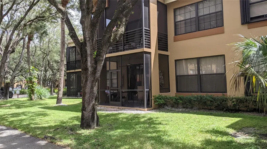 15509 N Miami Lakeway N Miami Lakes FL 33014