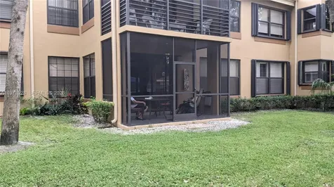 15509 N Miami Lakeway N Miami Lakes FL 33014