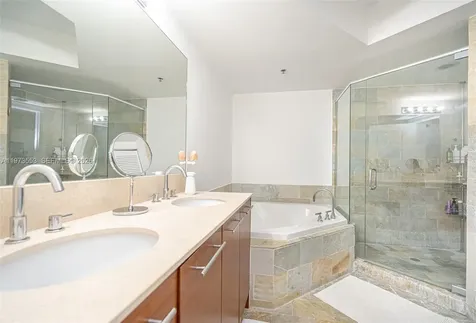 2641 N Flamingo Road Sunrise FL 33323