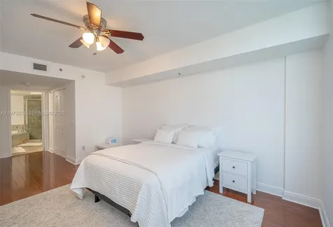 2641 N Flamingo Road Sunrise FL 33323