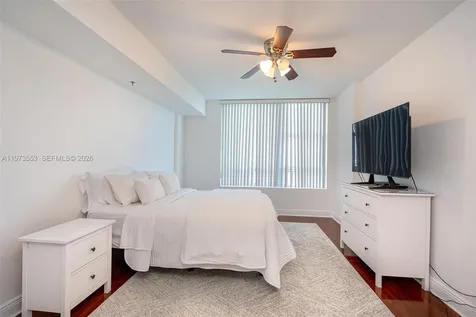 2641 N Flamingo Road Sunrise FL 33323