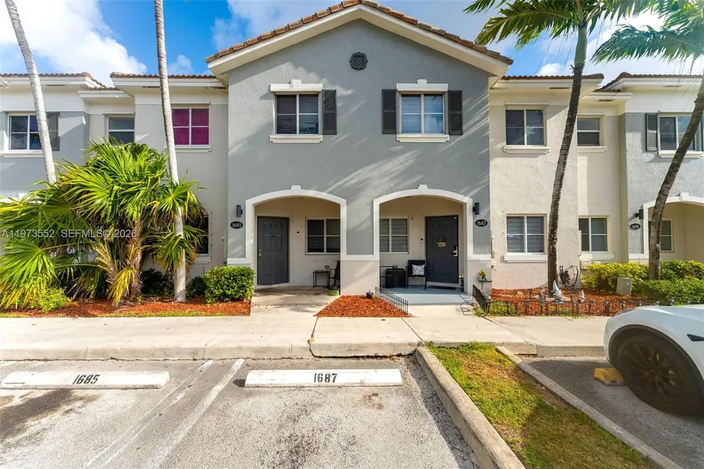 1687 SE 30th Street Homestead FL 33035