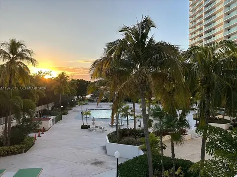 100 Bayview Drive Sunny Isles Beach FL 33160
