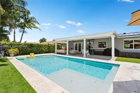 19900 SW 83rd Avenue Cutler Bay FL 33189
