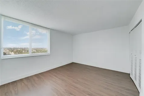 9001-9143 SW 77th Avenue Miami FL 33156
