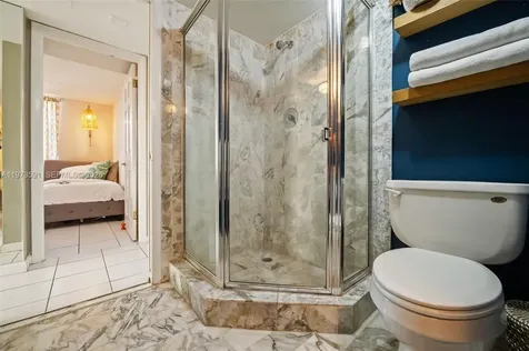 2555 Collins Avenue Miami Beach FL 33140