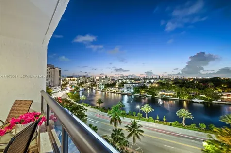 2555 Collins Avenue Miami Beach FL 33140