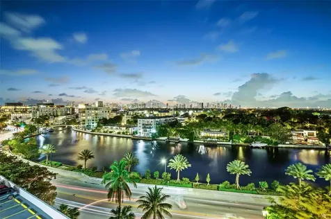 2555 Collins Avenue Miami Beach FL 33140