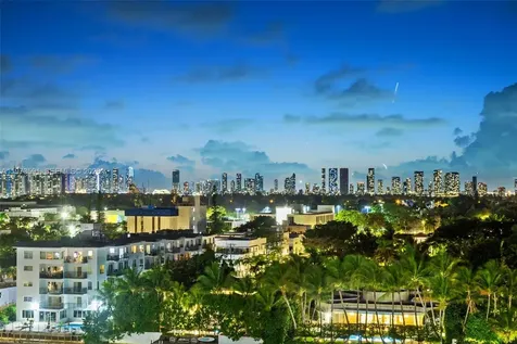 2555 Collins Avenue Miami Beach FL 33140