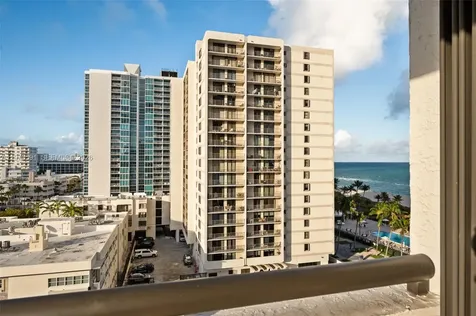 2555 Collins Avenue Miami Beach FL 33140