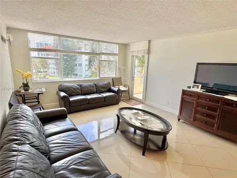 3180 S Ocean Drive Hallandale Beach FL 33009