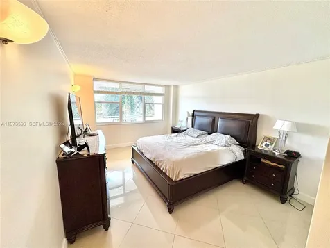 3180 S Ocean Drive Hallandale Beach FL 33009
