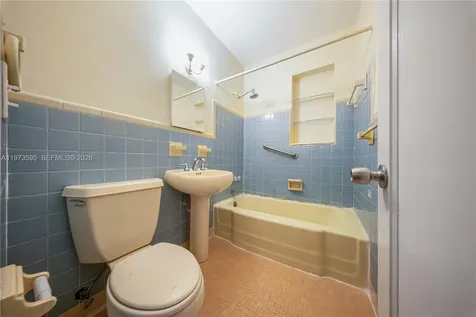 2725 SW 82nd Avenue Miami FL 33155
