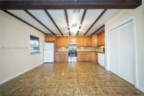 2725 SW 82nd Avenue Miami FL 33155