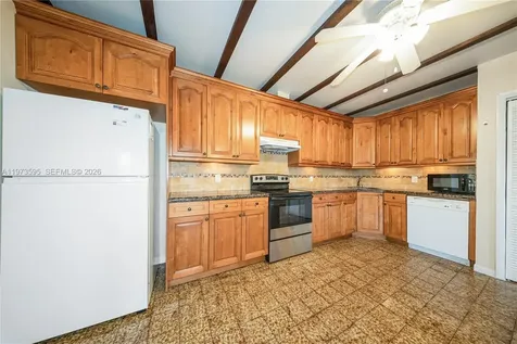 2725 SW 82nd Avenue Miami FL 33155