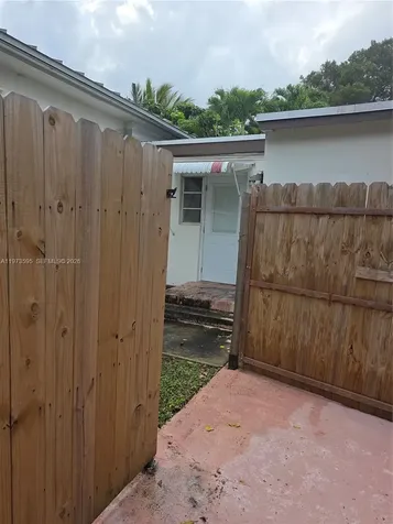 2725 SW 82nd Avenue Miami FL 33155
