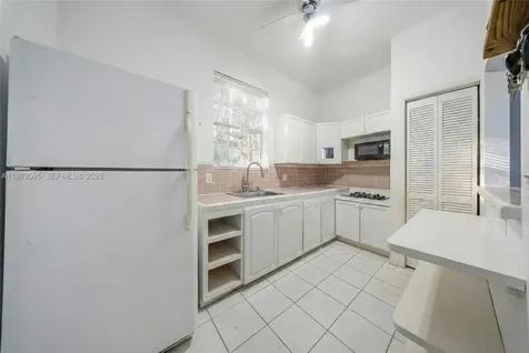 2725 SW 82nd Avenue Miami FL 33155