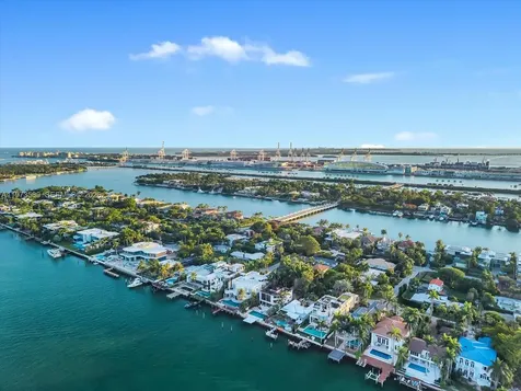 279 N Hibiscus Drive Miami Beach FL 33139
