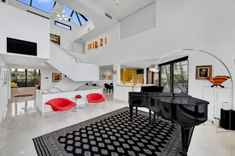 279 N Hibiscus Drive Miami Beach FL 33139