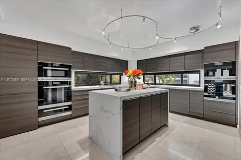 279 N Hibiscus Drive Miami Beach FL 33139