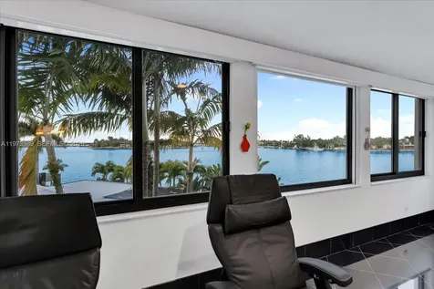 279 N Hibiscus Drive Miami Beach FL 33139