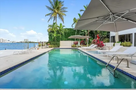 279 N Hibiscus Drive Miami Beach FL 33139