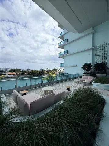 9221 E Bay Harbor Drive Bay Harbor Islands FL 33154