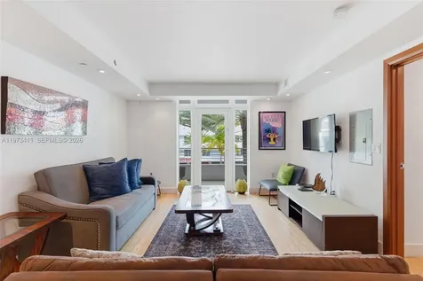 448 Ocean Drive Miami Beach FL 33139