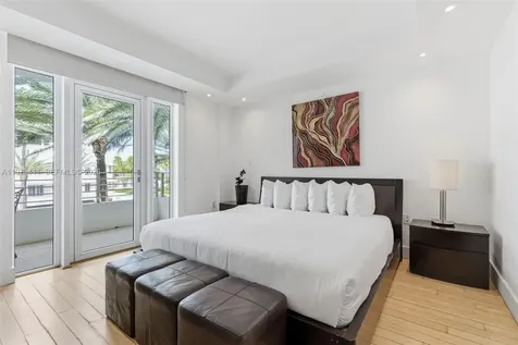 448 Ocean Drive Miami Beach FL 33139