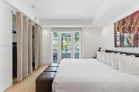 448 Ocean Drive Miami Beach FL 33139