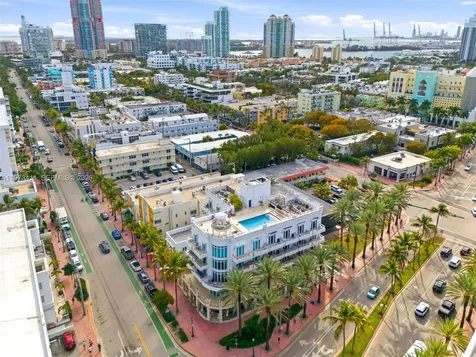 448 Ocean Drive Miami Beach FL 33139