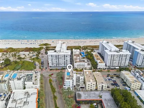 448 Ocean Drive Miami Beach FL 33139