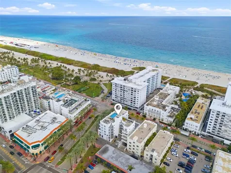 448 Ocean Drive Miami Beach FL 33139