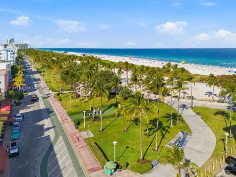 448 Ocean Drive Miami Beach FL 33139