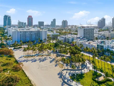 448 Ocean Drive Miami Beach FL 33139