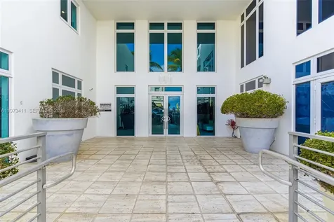 448 Ocean Drive Miami Beach FL 33139