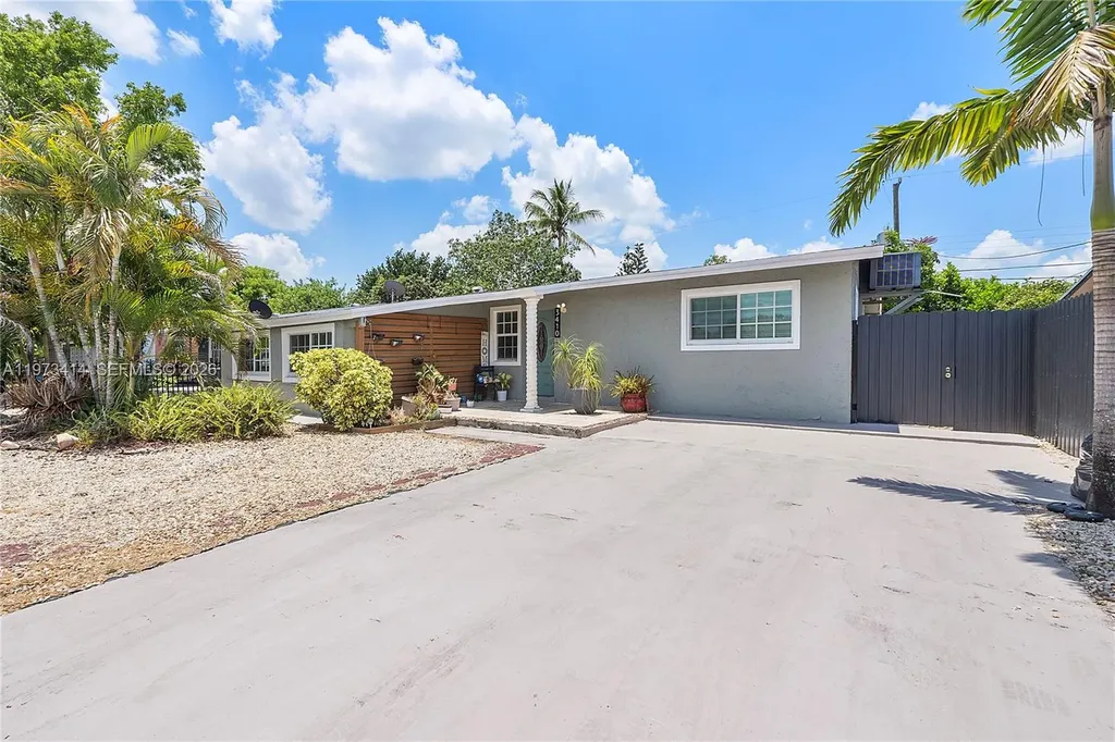 3410 N 72nd Terrace Hollywood FL 33024