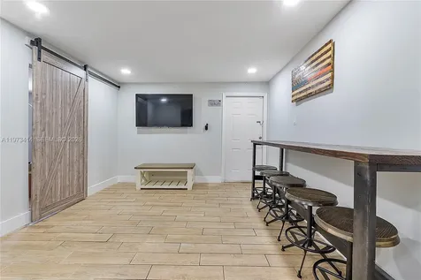 3410 N 72nd Terrace Hollywood FL 33024