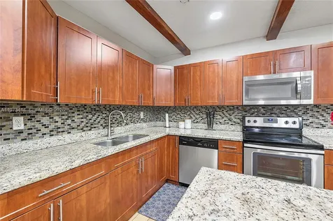 3410 N 72nd Terrace Hollywood FL 33024
