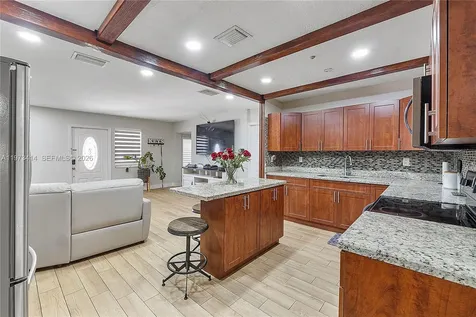 3410 N 72nd Terrace Hollywood FL 33024