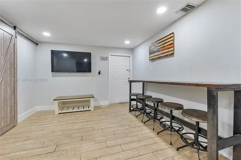 3410 N 72nd Terrace Hollywood FL 33024