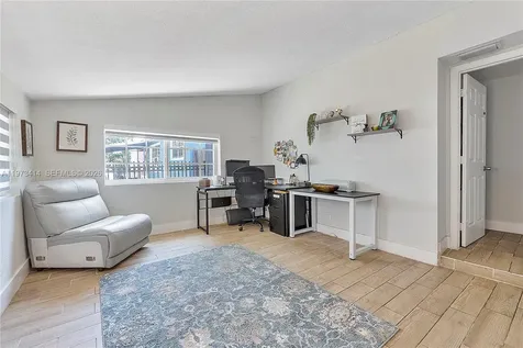 3410 N 72nd Terrace Hollywood FL 33024