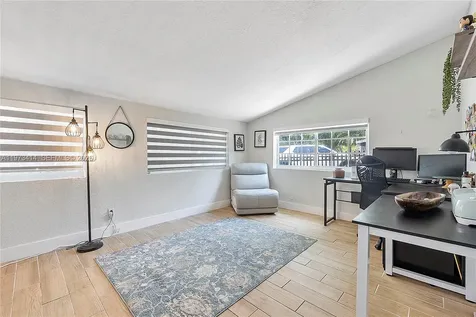 3410 N 72nd Terrace Hollywood FL 33024