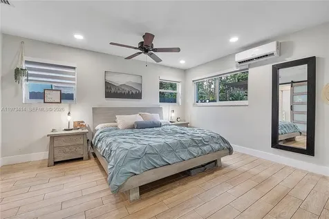 3410 N 72nd Terrace Hollywood FL 33024