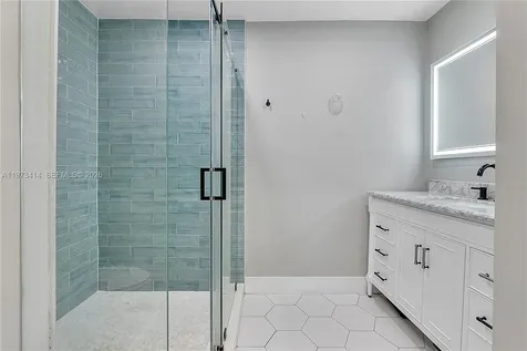 3410 N 72nd Terrace Hollywood FL 33024