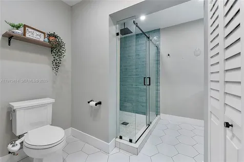 3410 N 72nd Terrace Hollywood FL 33024