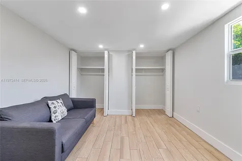 3410 N 72nd Terrace Hollywood FL 33024