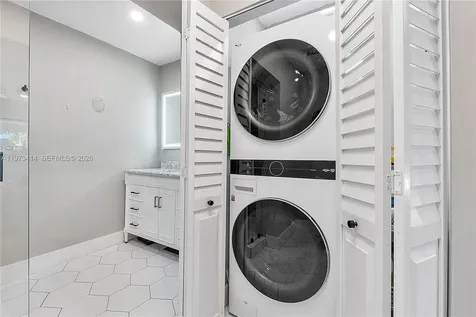 3410 N 72nd Terrace Hollywood FL 33024