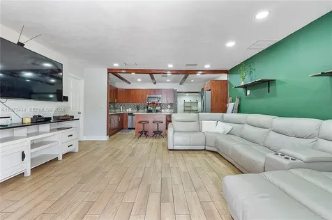 3410 N 72nd Terrace Hollywood FL 33024
