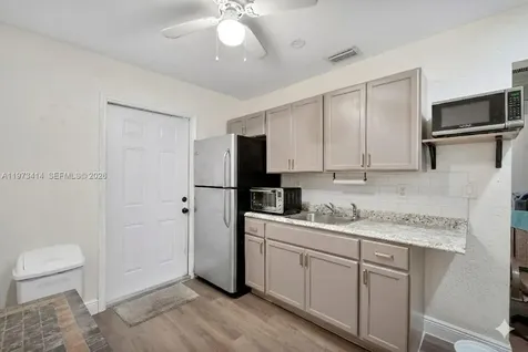3410 N 72nd Terrace Hollywood FL 33024
